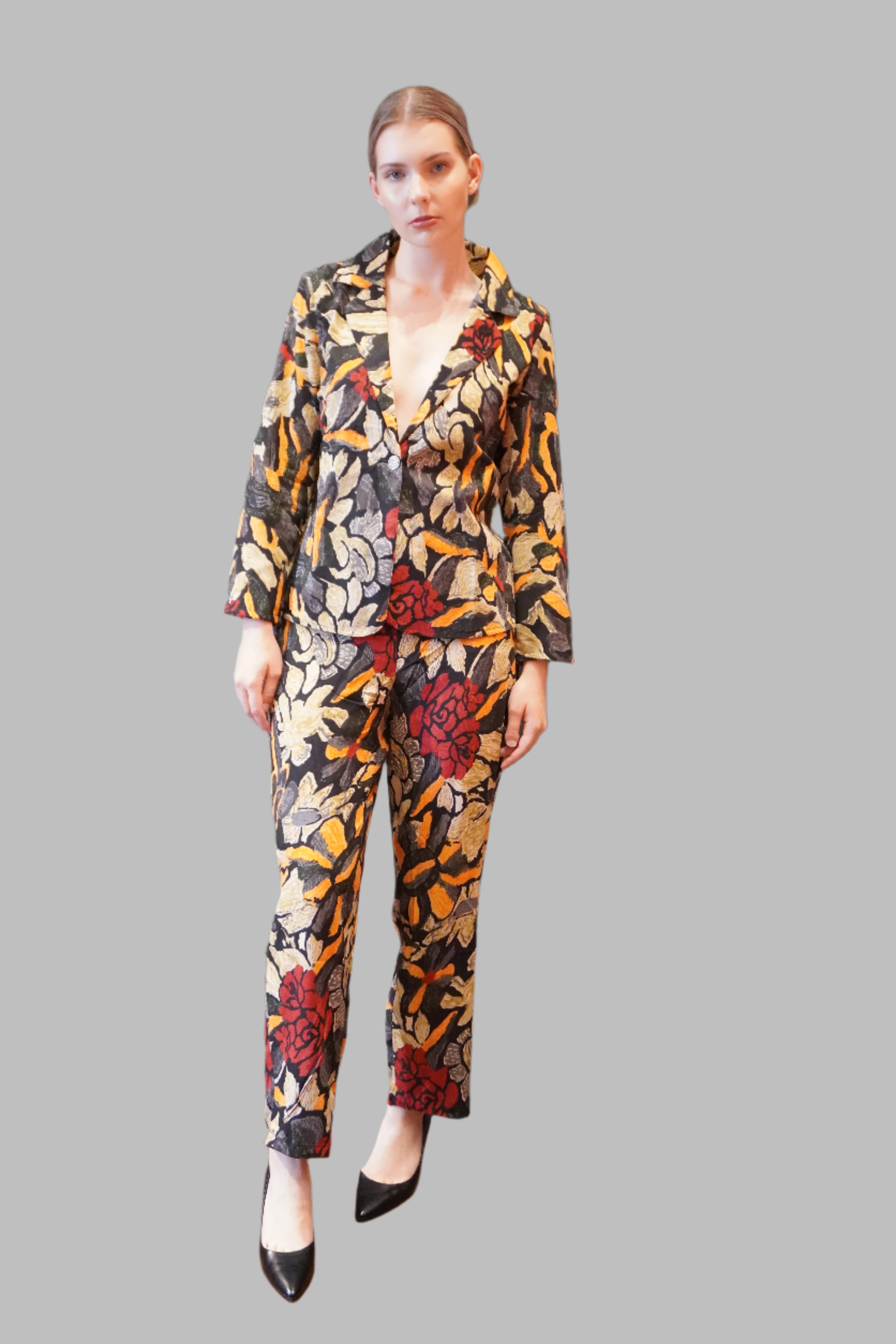 Serena (Morris) Red flower